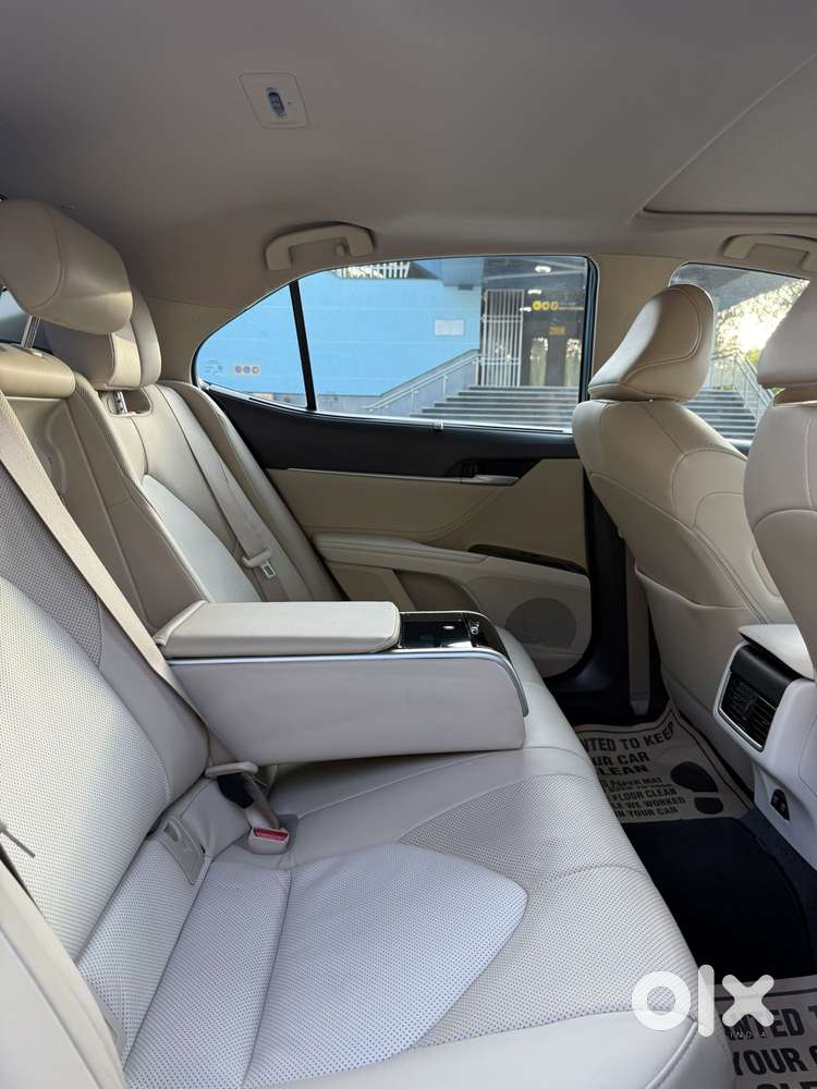 Toyota Camry Hybrid, 2022, Cng & Hybrids