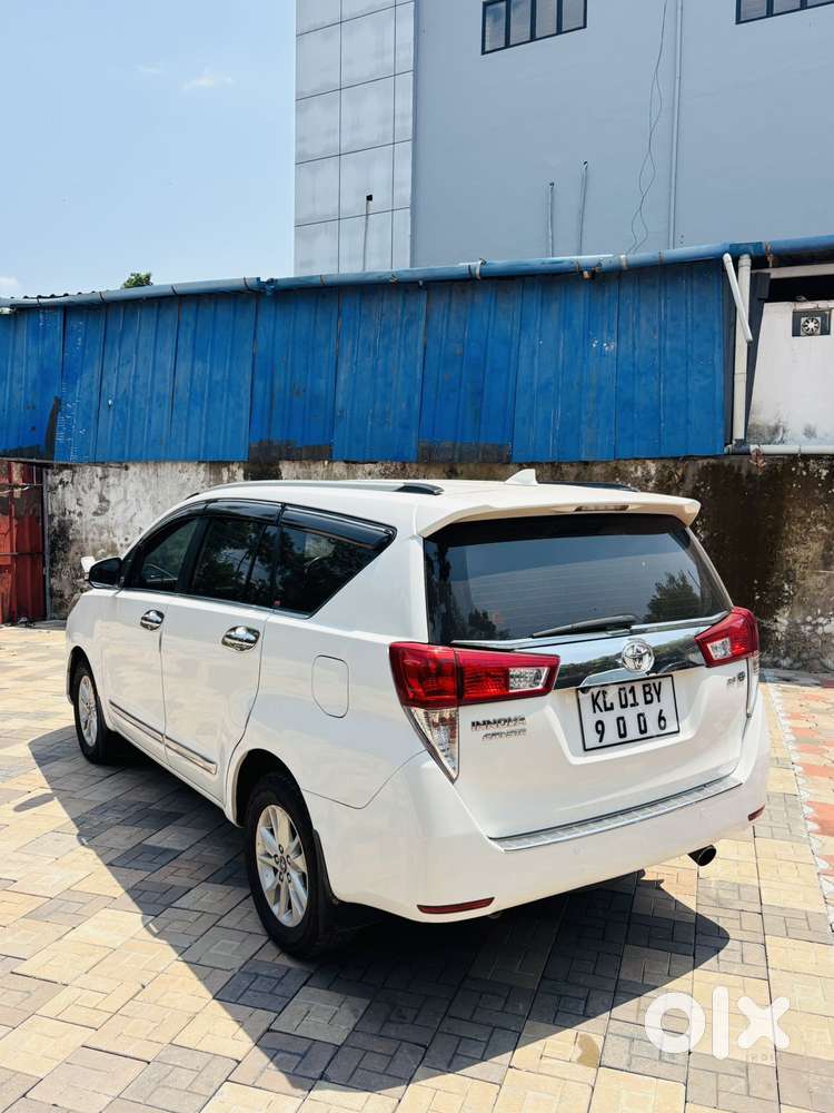 Toyota Innova Crysta 2.8 Gx At 8s, 2016, Diesel