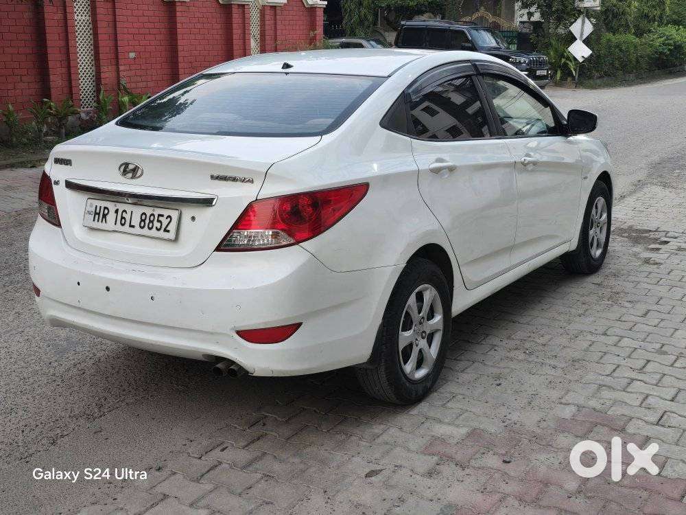 Hyundai Verna 1.6 Ex Vtvt, 2012, Petrol