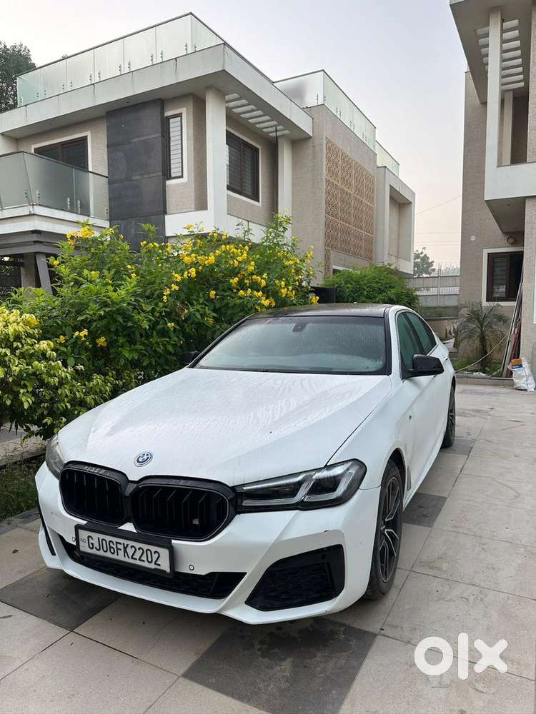 Bmw 5 Series 520d Facelifted To M5 With Lotts Of Loadings