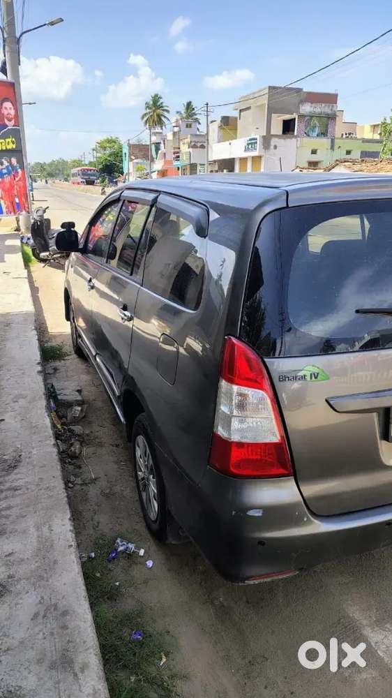 Toyota Innova 2012