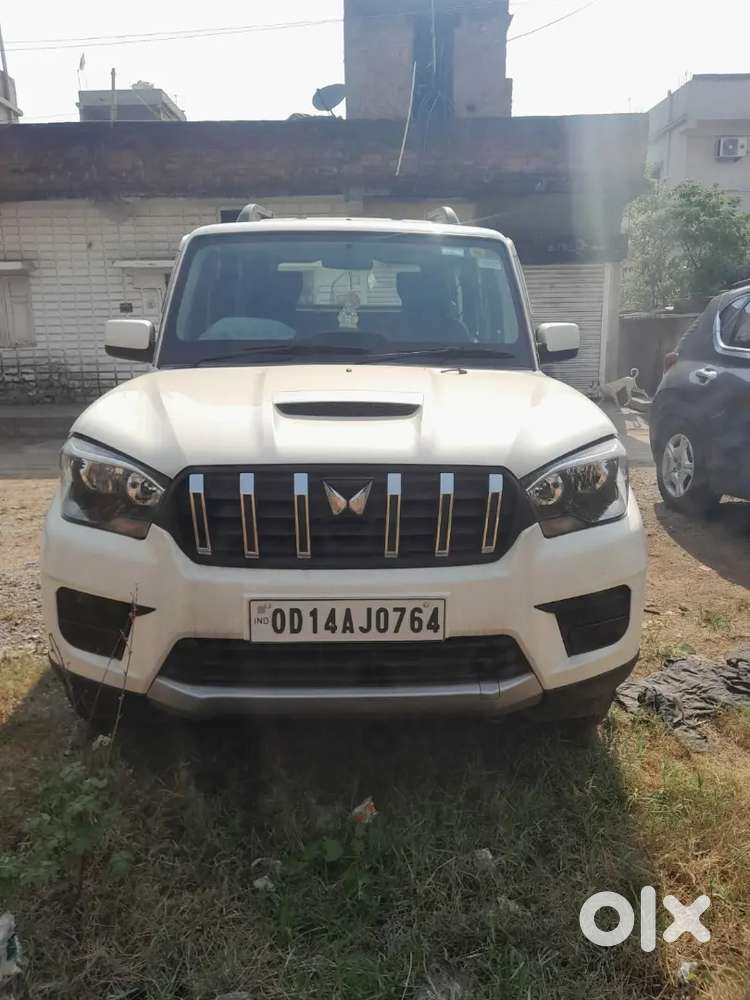 Scorpio Classic S 2025 Diesel Mt  7 Seater  10k Run. Urgent Sale.