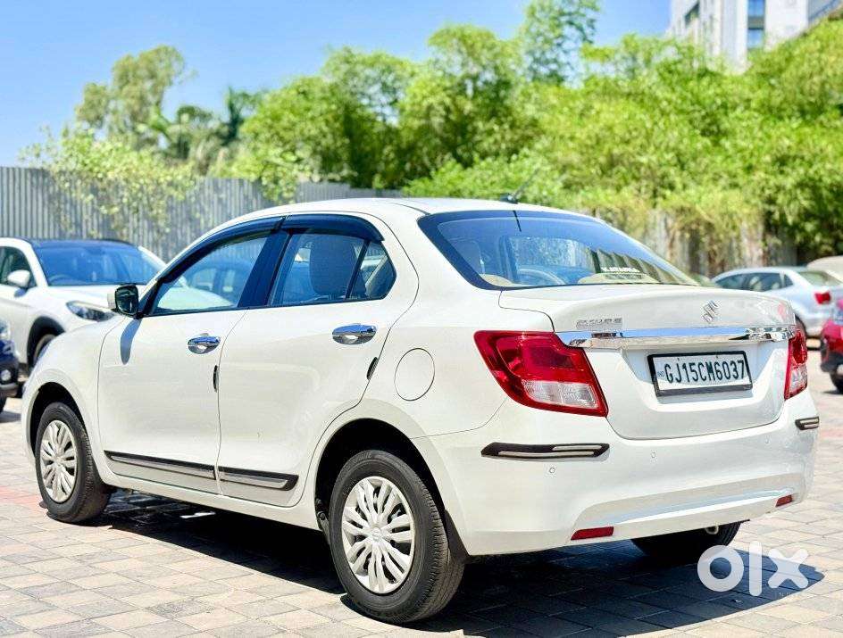 Maruti Suzuki Dzire 1.2 Vxi Amt, 2022, Petrol