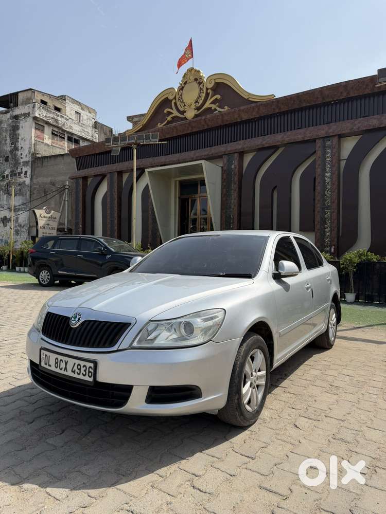 Skoda Laura, 2012, Petrol