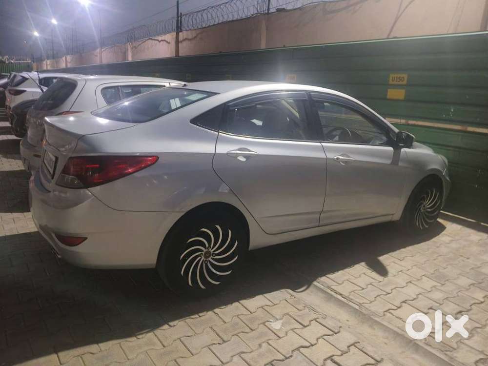 Hyundai Verna Fluidic 1.6 Vtvt Sx, 2013, Petrol