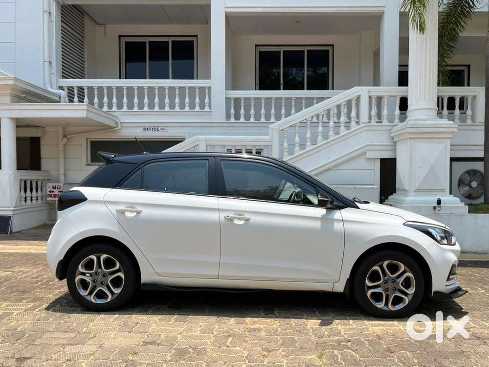 Hyundai I20 Asta Dual Tone  Showroom Maintained  Single Owner