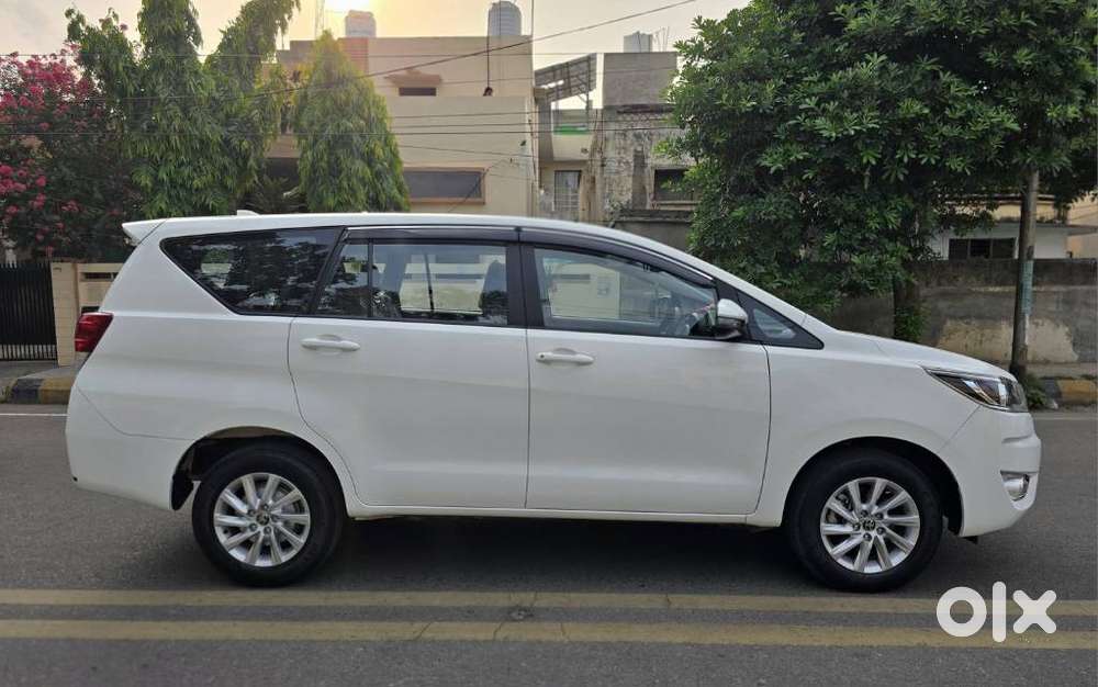Toyota Innova Crysta 2.4 G Mt 7 Str, 2025, Diesel