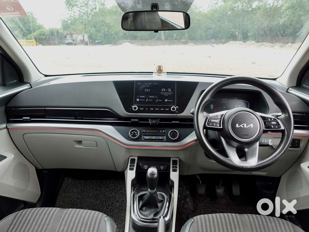 Kia Carens 1.4 Prestige 7 Str, 2023, Petrol