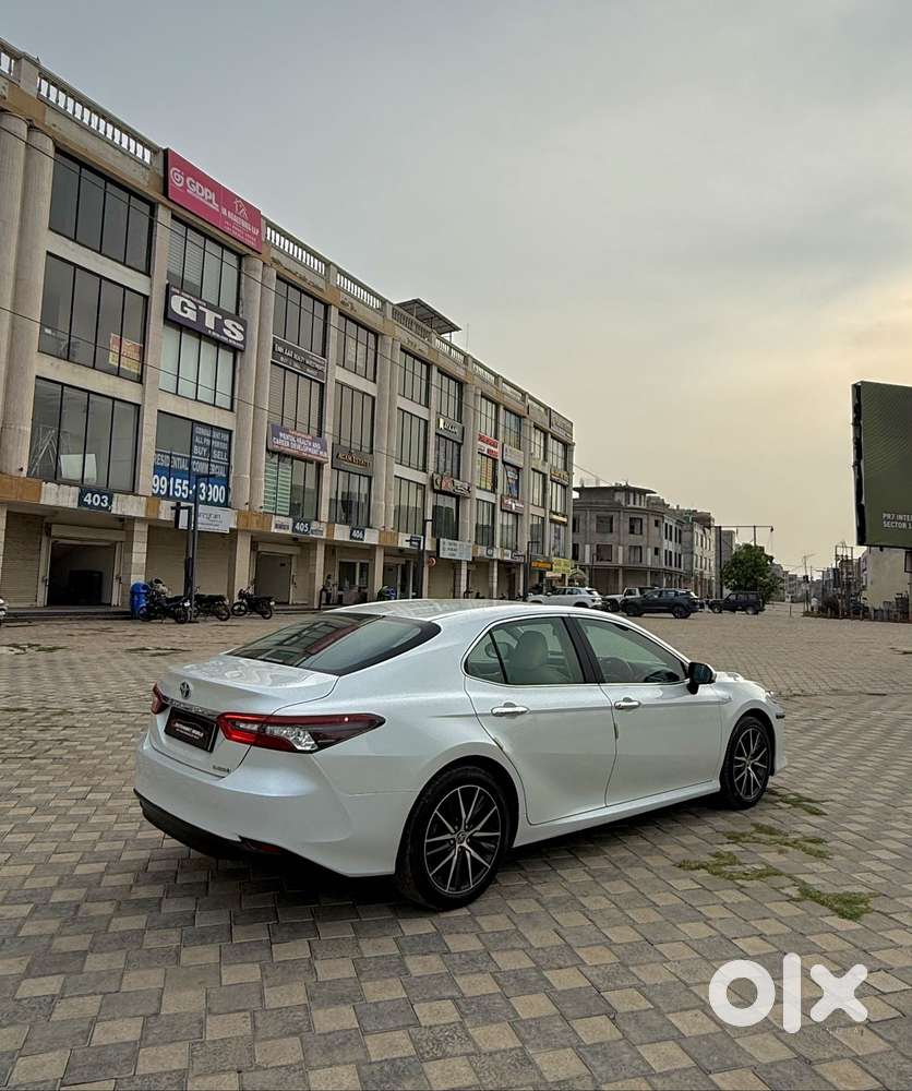 Toyota Camry Hybrid, 2024, Cng & Hybrids