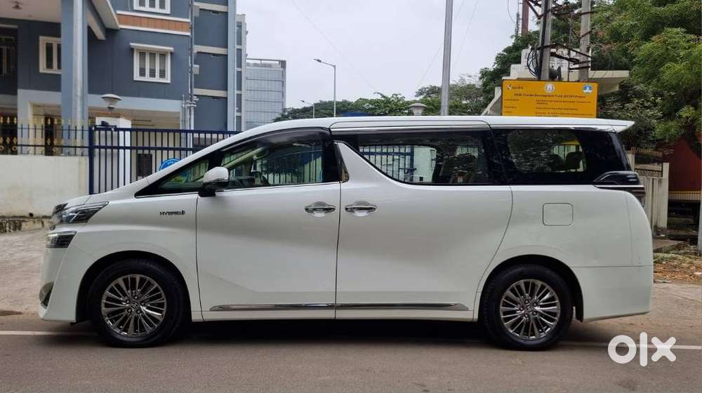 Toyota Vellfire Vip – Executive Lounge, 2022, Cng & Hybrids