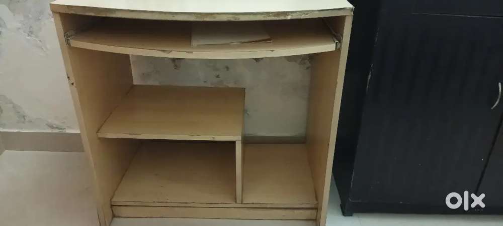 Computer table