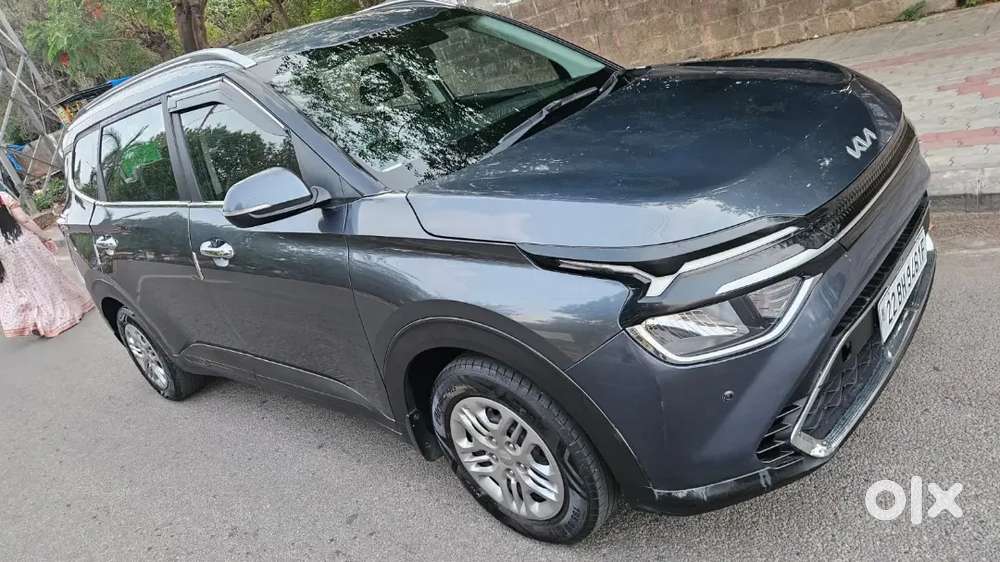 Kia Carens 2022 Petrol Well Maintained