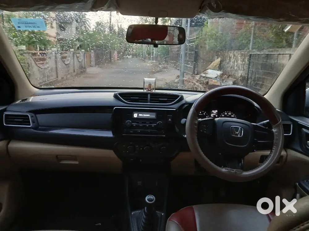 Honda Amaze 2nd Gen 2018 Petrol 64000 Km Driven. Model Second Top