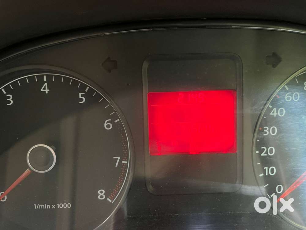 Volkswagen Vento 2010-2013 Petrol Highline, 2011, Petrol