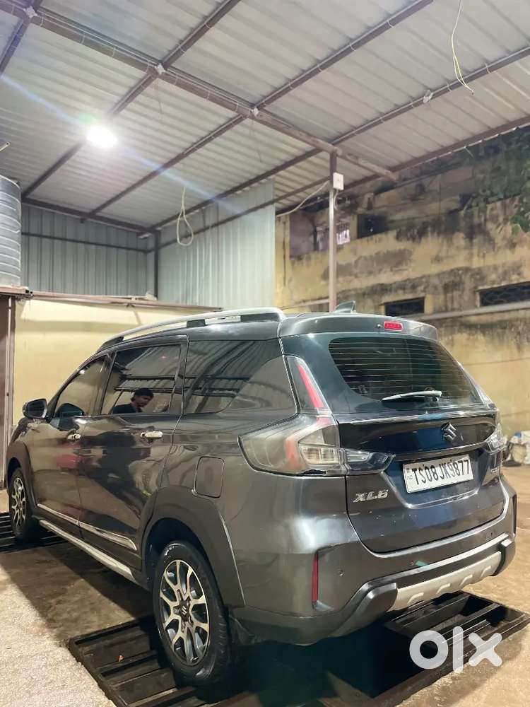 Showroom Track