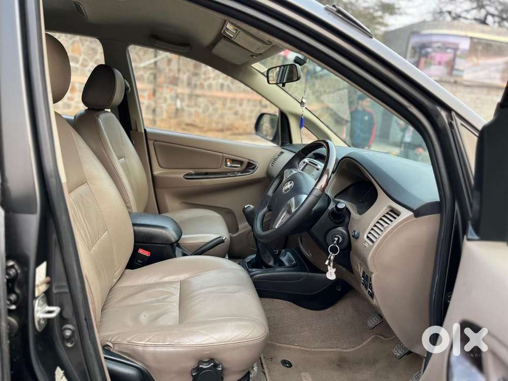 Toyota Innova 2.5 Zx 7 Str Bs-iv, 2015, Diesel