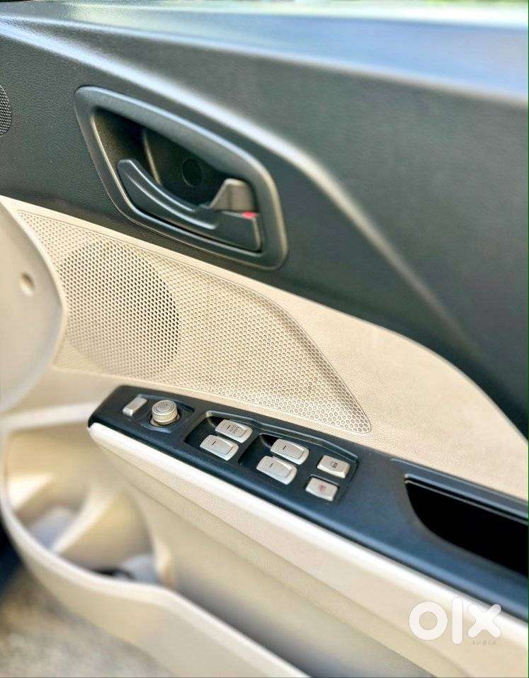 Mahindra Xuv300 W8 Option, 2021, Petrol