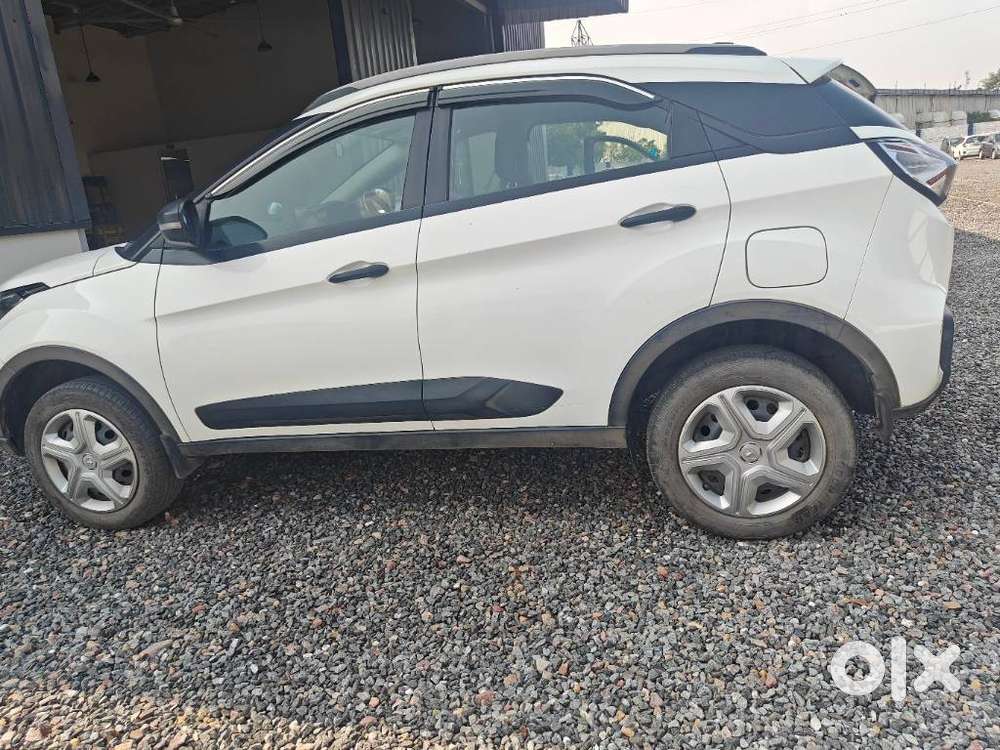 Tata Nexon 1.2 Revotron Xm (s), 2022, Petrol