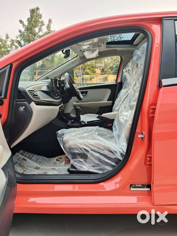 Tata Altroz Creative S, 2025, Petrol