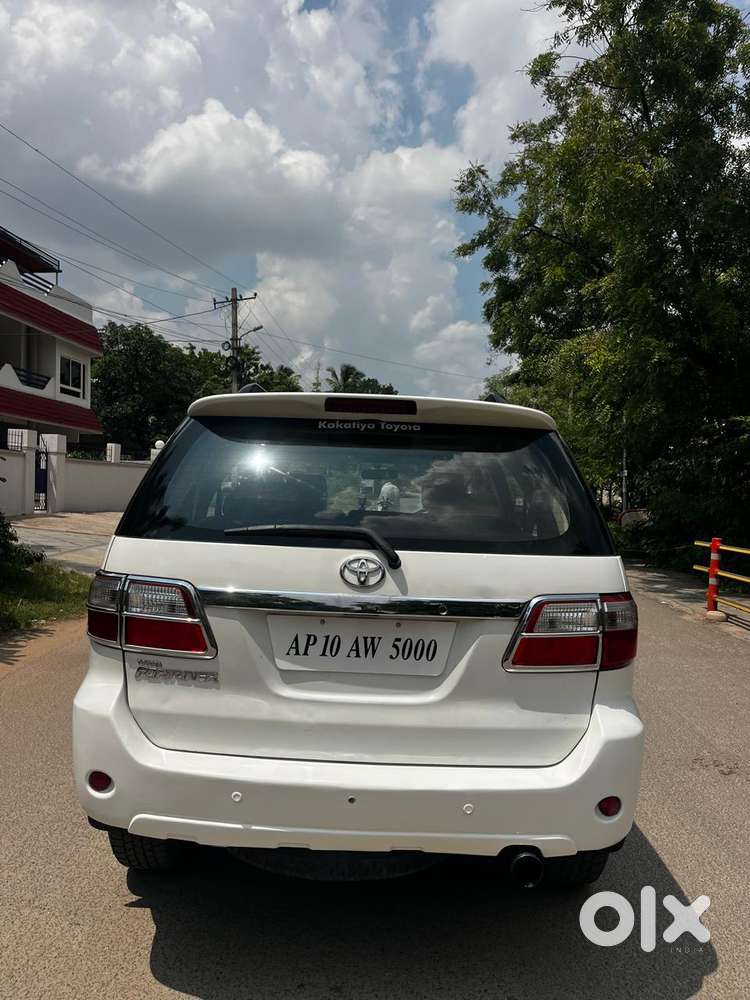 Toyota Fortuner 3.0 4x4 Manual, 2011, Diesel