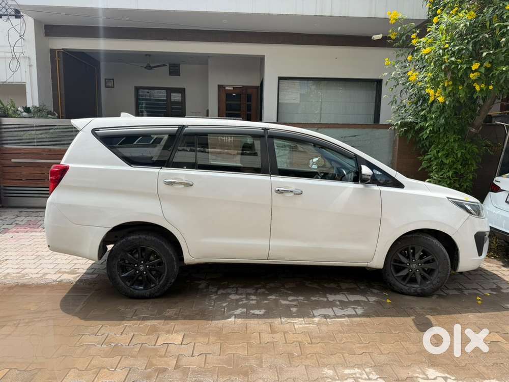 Toyota Innova Crysta 2017