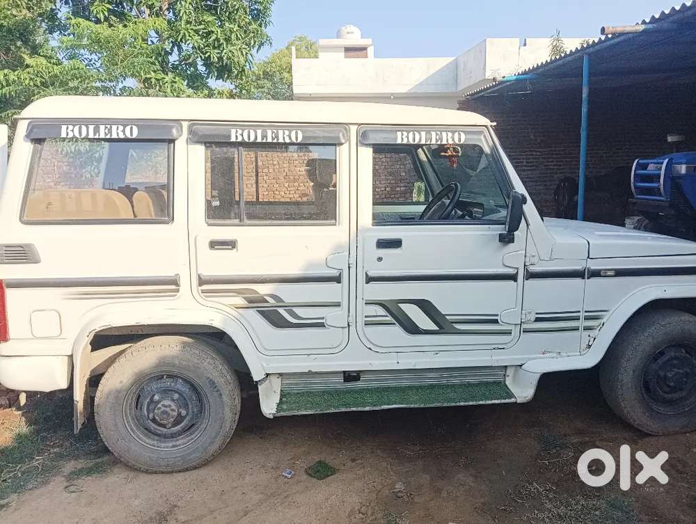 Mahindra Bolero Neo 2012