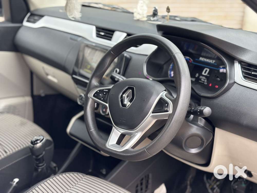 Renault Triber Rxz, 2023, Petrol