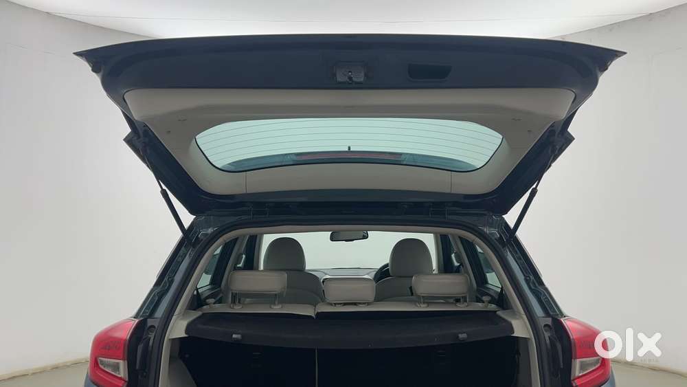 Mahindra Xuv300 1.2 W8 (o) Amt Petrol, 2024, Petrol