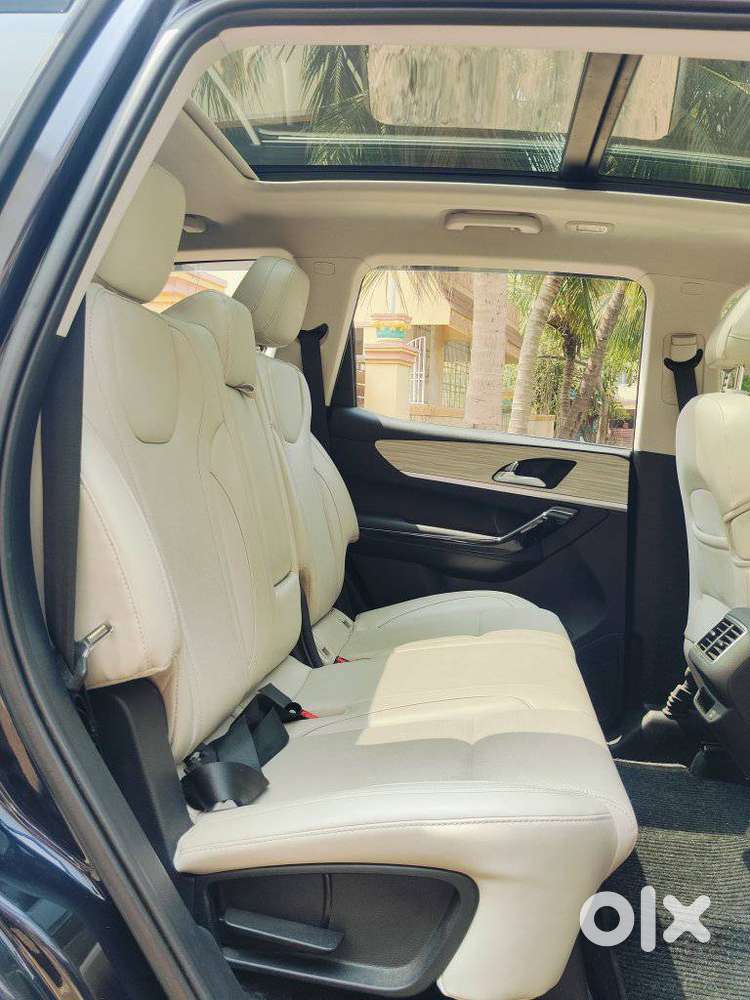 Mahindra Xuv700 2.0 Ax 7 Petrol At Str, 2021, Petrol