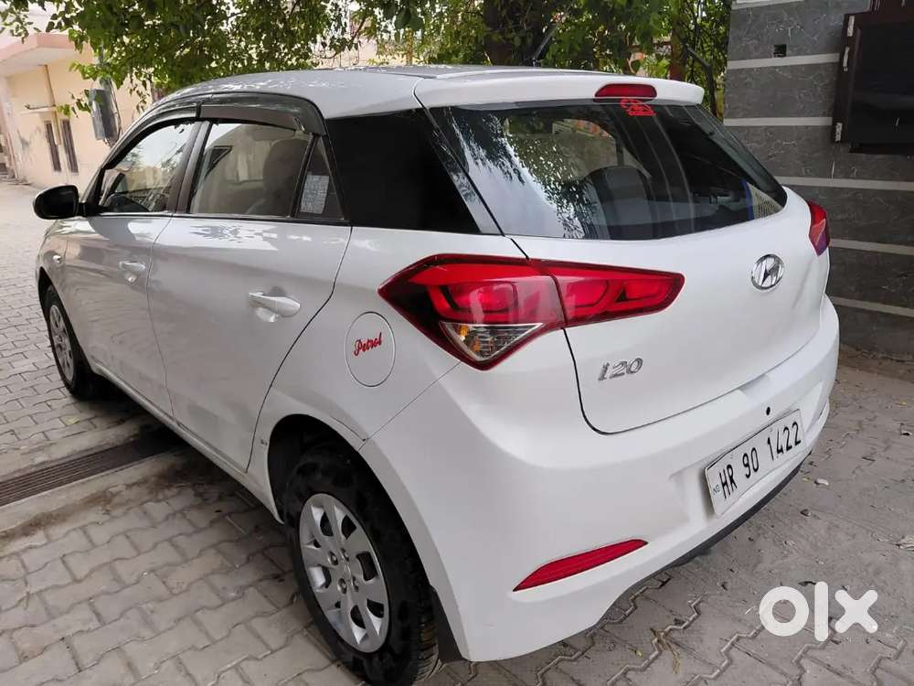 Hyundai I20 Executive 54415 Km Runing Showroom Car