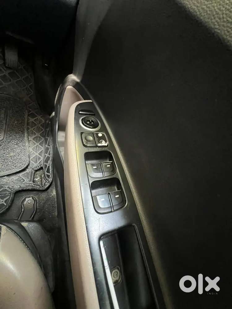 Hyundai Grand I 10 Asta Top Modal