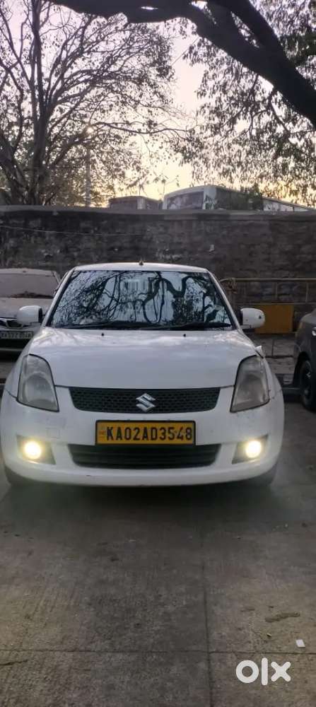 Yellow Board Commercial Vehicle