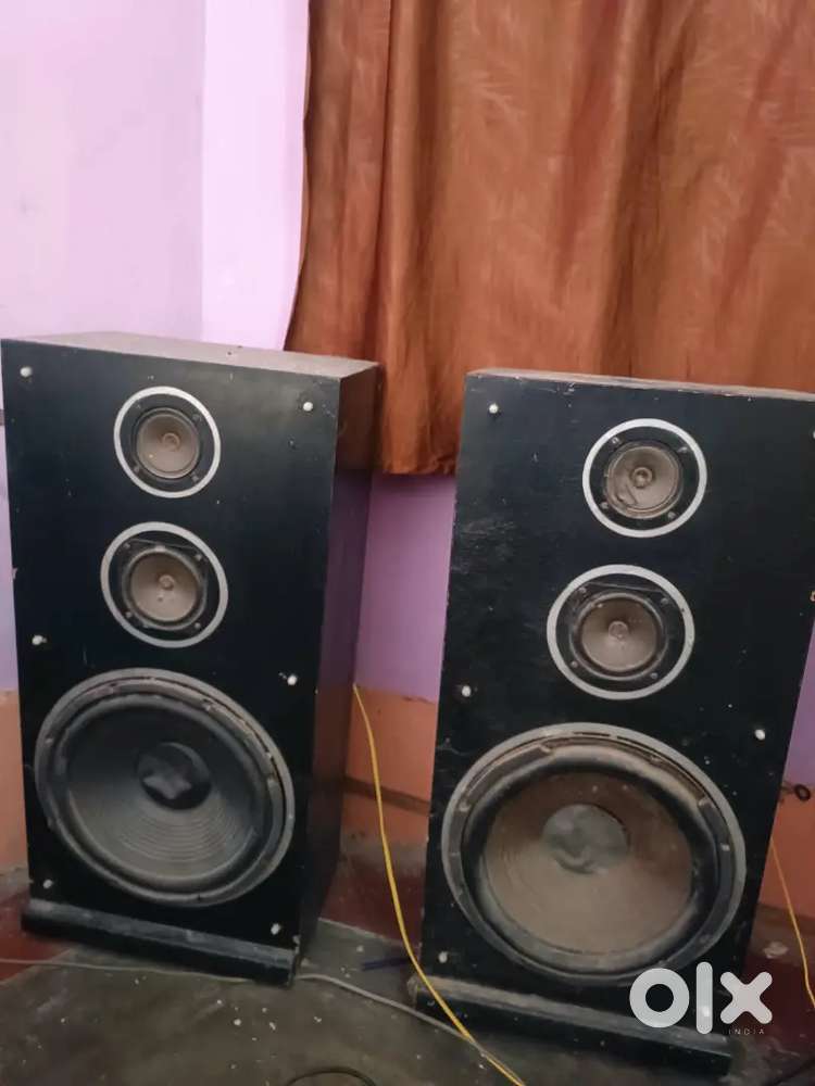 Speeker amplifier for sale