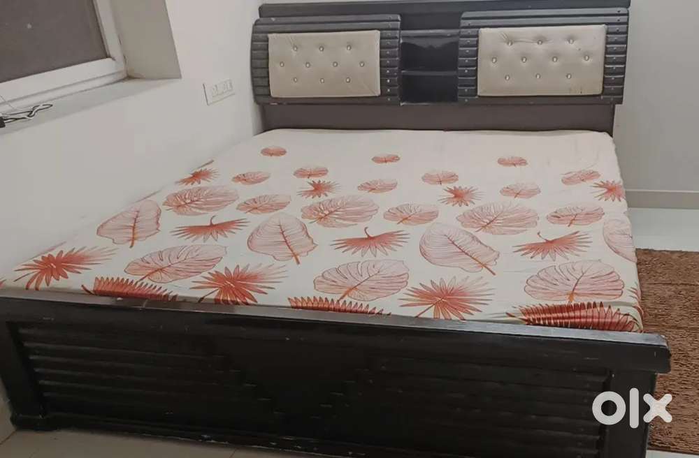 King size bed
