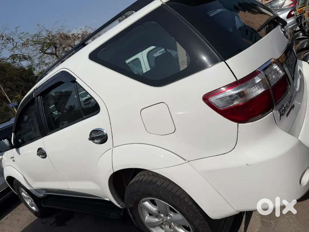 Toyota Fortuner Legender 2011