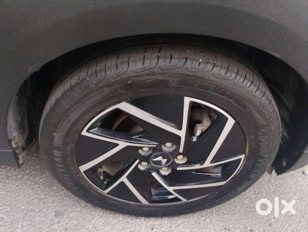 Mahindra Xuv 3xo, 2024, Petrol