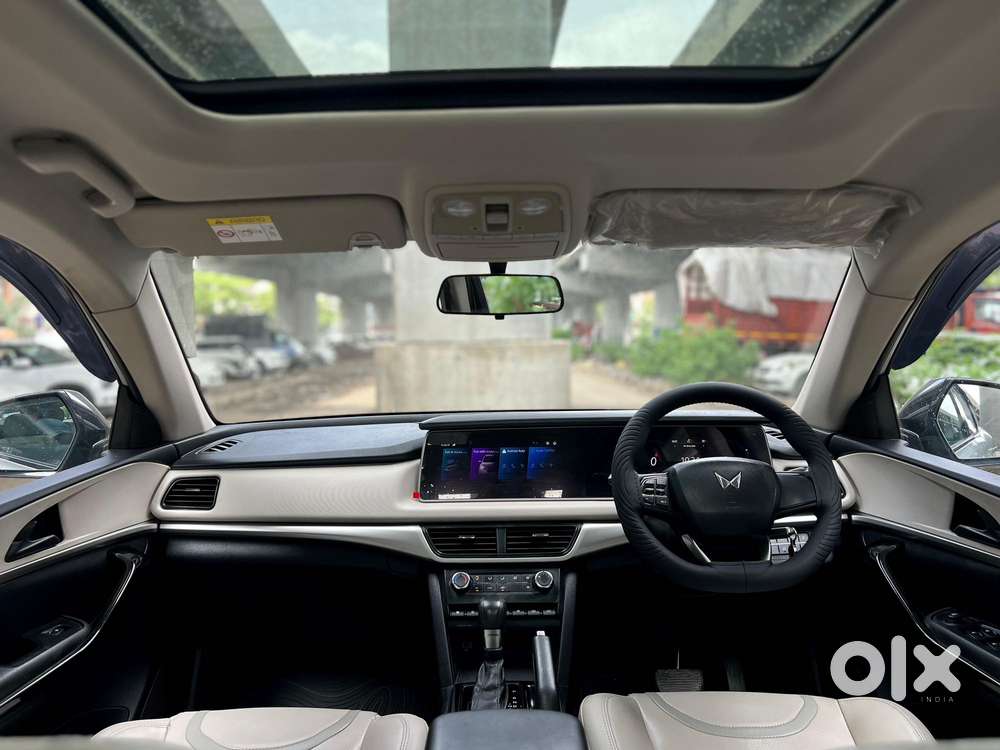 Mahindra Xuv700 2.2 Ax 5 Diesel At Str, 2022, Diesel