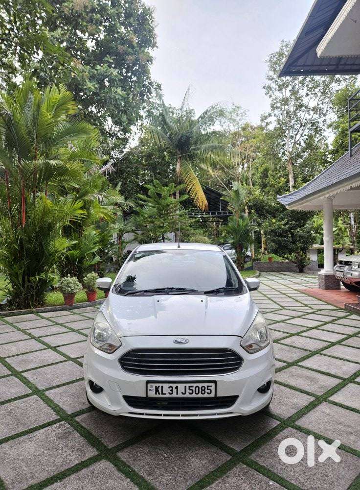 Ford Figo Petrol Titanium, 2016, Petrol