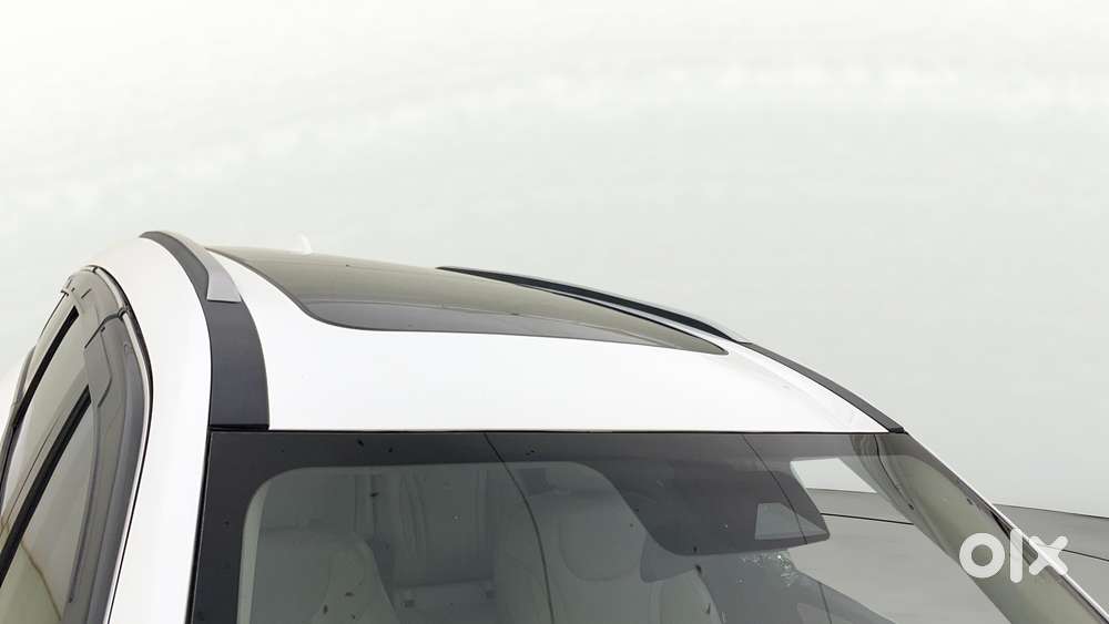 Mahindra Xuv700 2.0 Ax 7 Petrol At Luxury Pack Str, 2023, Petrol