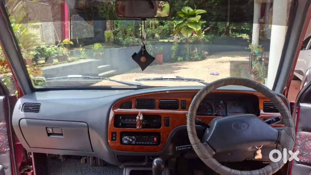 Toyota Qualis 2004 Diesel Well Maintained, Good Condition