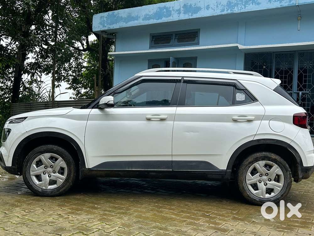 Hyundai Venue Petrol Manual 2020