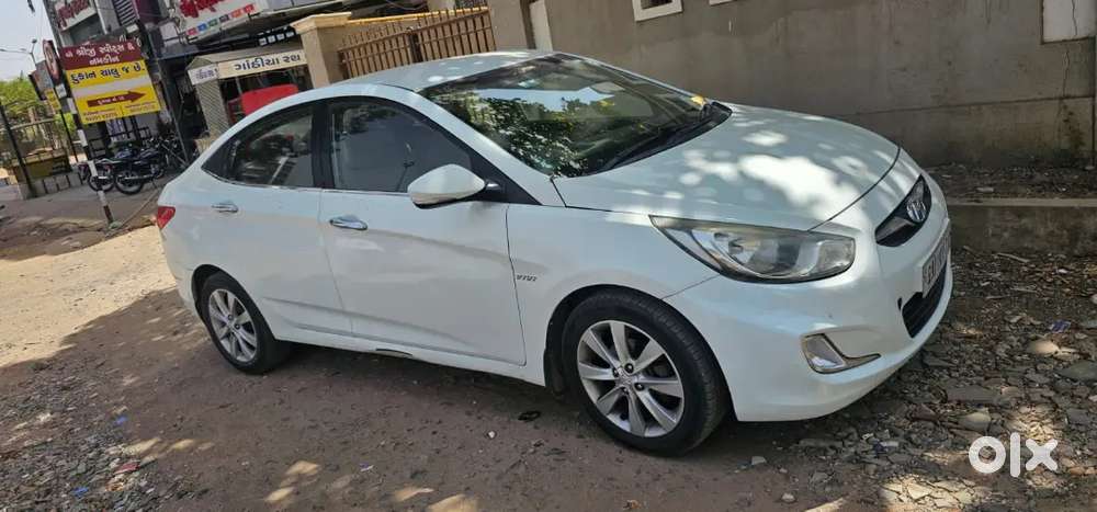 Hyundai Verna 2012 Petrol 128000 Km Driven
