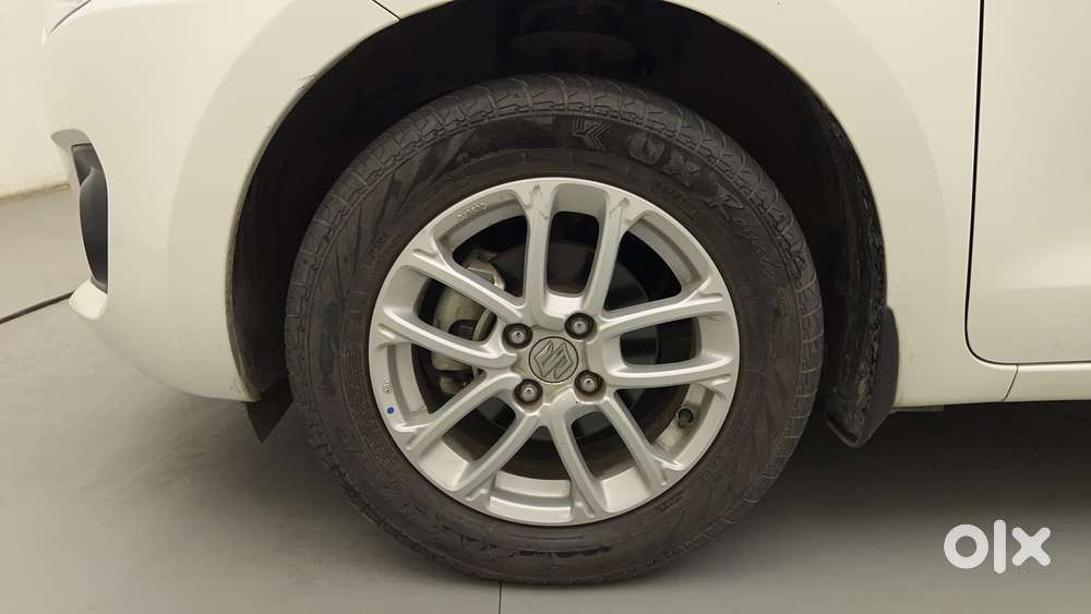 Maruti Suzuki Swift 1.3 Zxi, 2023, Petrol