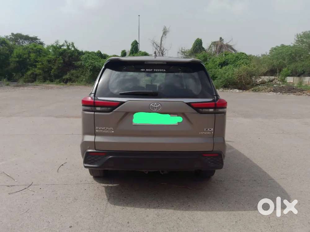Toyota Innova Hycross 2.0 Zx (o) Hybrid 2023