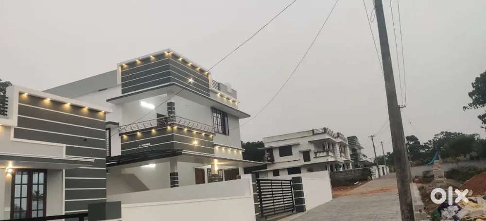 Mulamthuruthy Thuruthikara town area new house for sale