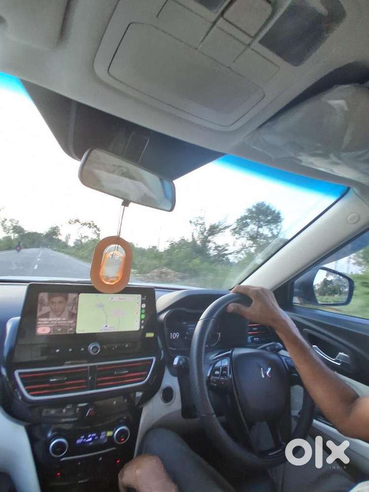  Mahindra Xuv 3xo Ax5 Petrol Manual | First Owner | 20,000 Km