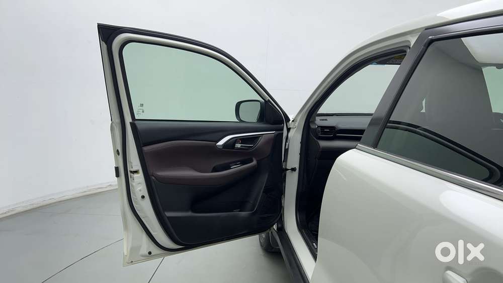 Maruti Suzuki Grand Vitara 1.5 Zeta Smart Hybrid At, 2023, Petrol