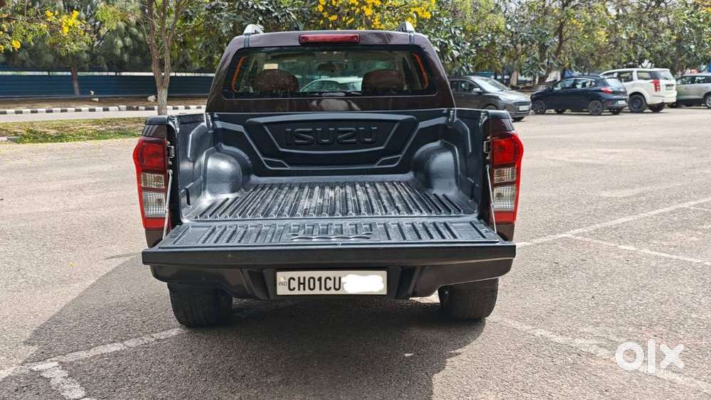 Isuzu V-cross Z 4x4 Mt, 2017, Diesel