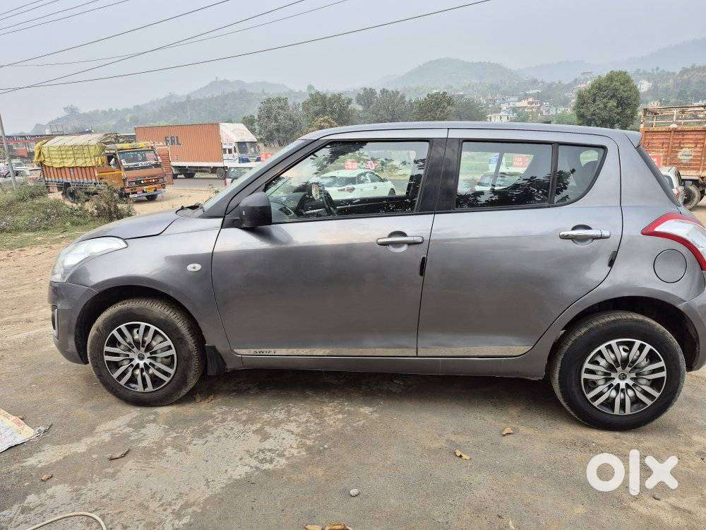 Maruti Suzuki Swift Vxi + Manual, 2017, Petrol