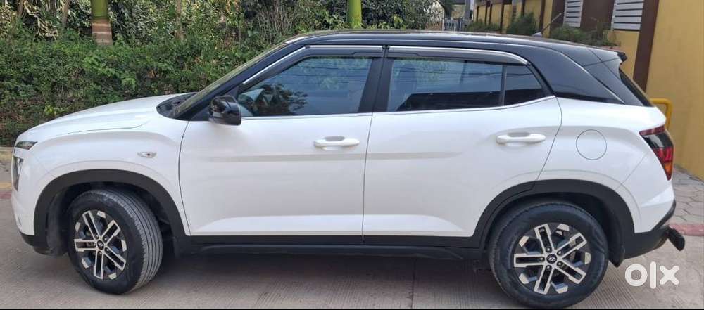 White Creta Diesel Jan2023 Model 24500kms 1st Owner